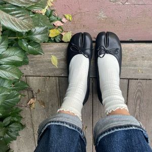 Black tabi bellarina 🐫